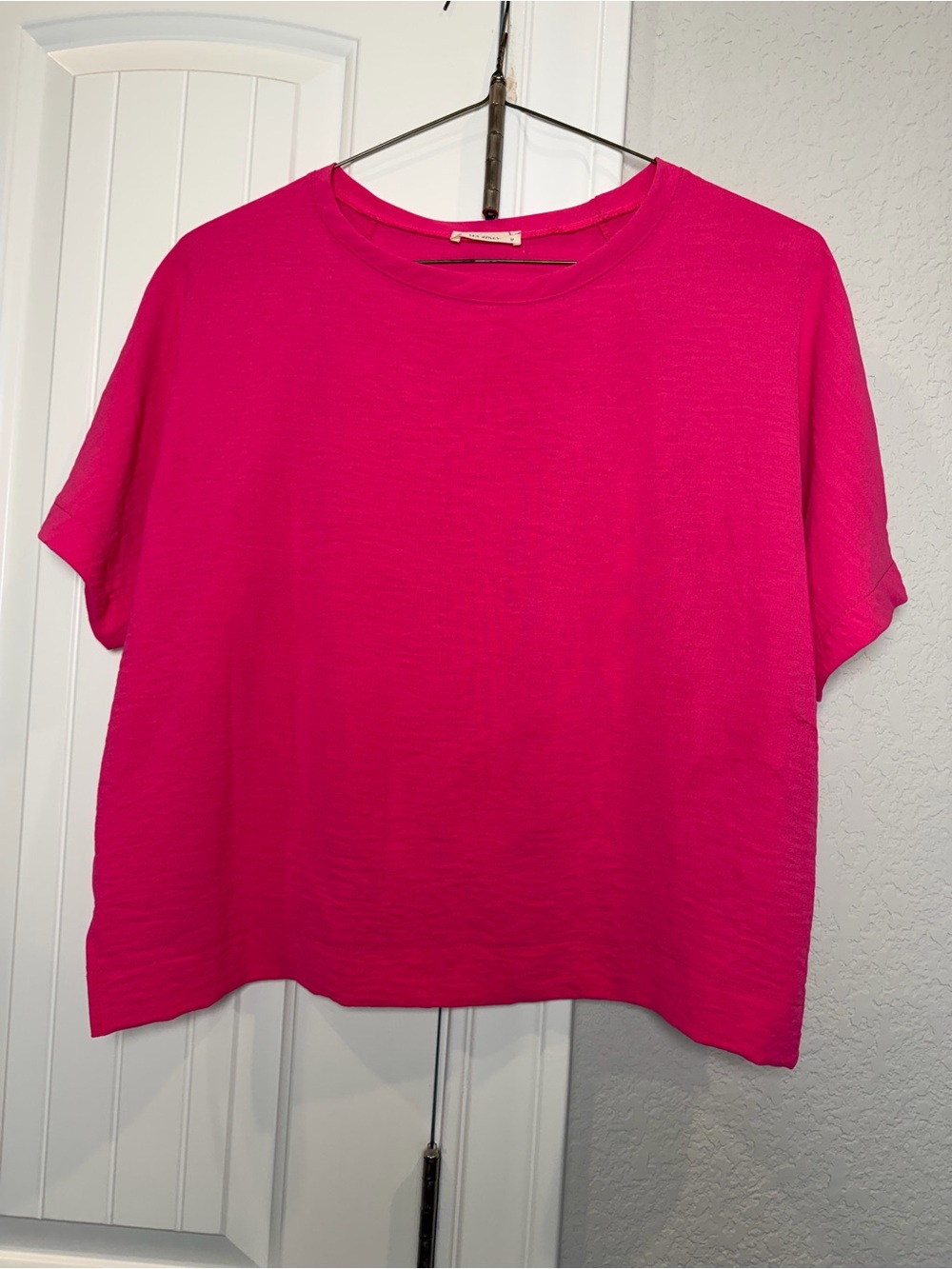 Les Amis Cropped Boxy Short Sleeve Tee - Vibrant Fuchsia